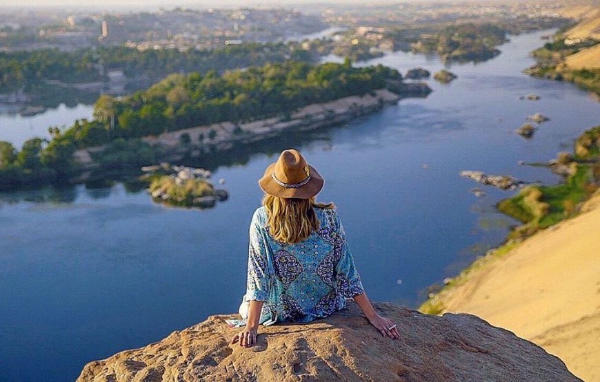 (caire  et giza ,oasis bahrya le désert blanc et noire, aswan , abu simble ,  louxor hurghada   )